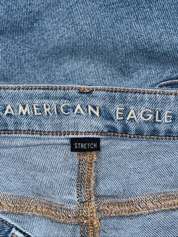 American Eagle Mom Jeans Light Wash High Rise Denim Women’s Size 2 - Image 7