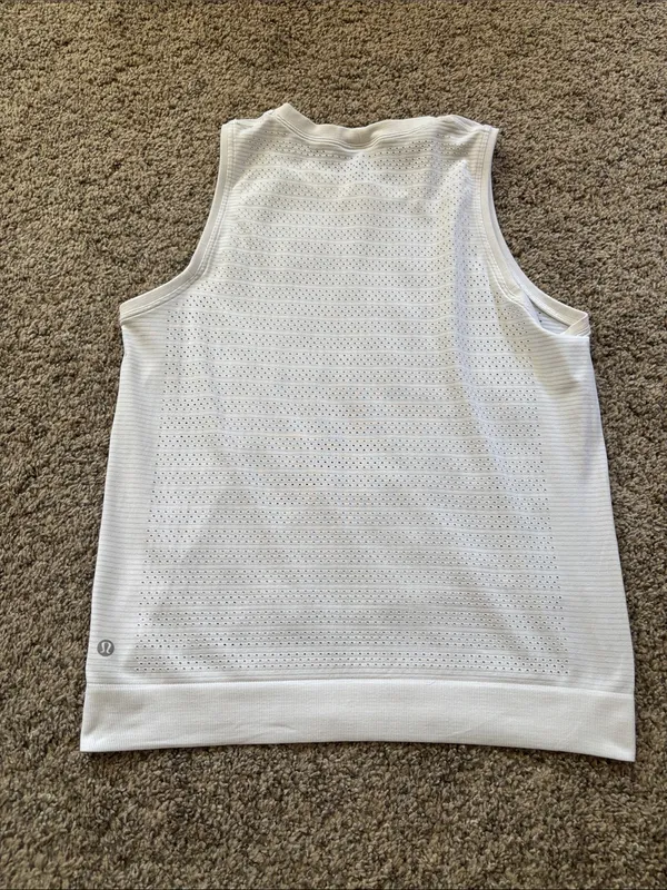 Lululemon Breeze By Tank Top size 6 - Image 4