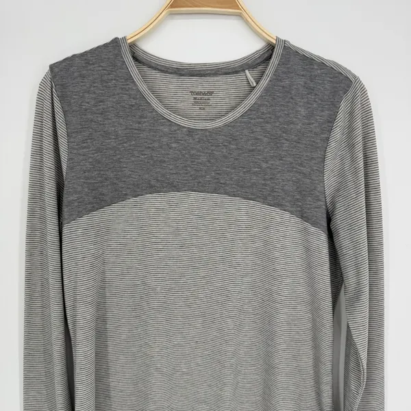 Toad&Co Swifty Long Sleeve Tunic Medium Gray Striped Thumbhole Hiking Gorpcore - Image 2
