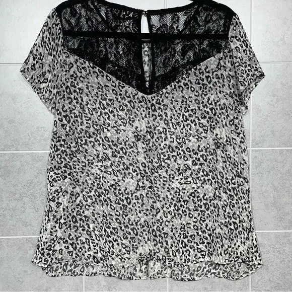 Maurices Leopard Print Blouse Womens Large Gray Black Lace‎ Short Sleeve Top - Image 2
