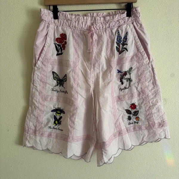 Lyrebird Pink Cottagecore Whimsy Cotton Embroidered Floral Lace Bermuda Shorts M - Image 2