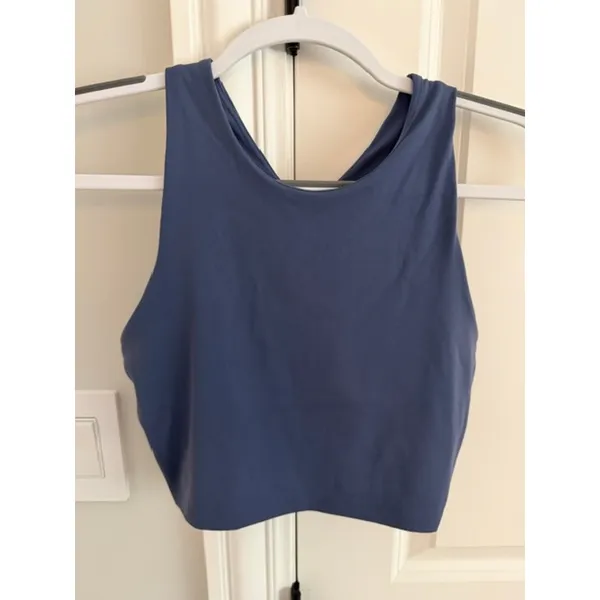 Quince NWOT 2 Pc. Bundle Ultra Form Cropped Tanks Deep Navy and Storm Blue Small - Image 8