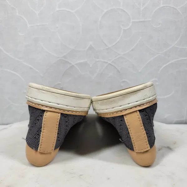 UGG Sammy Chevron Sneakers Womens Size 7 Gray Mesh Stretch Knit Slip On Flats - Image 9