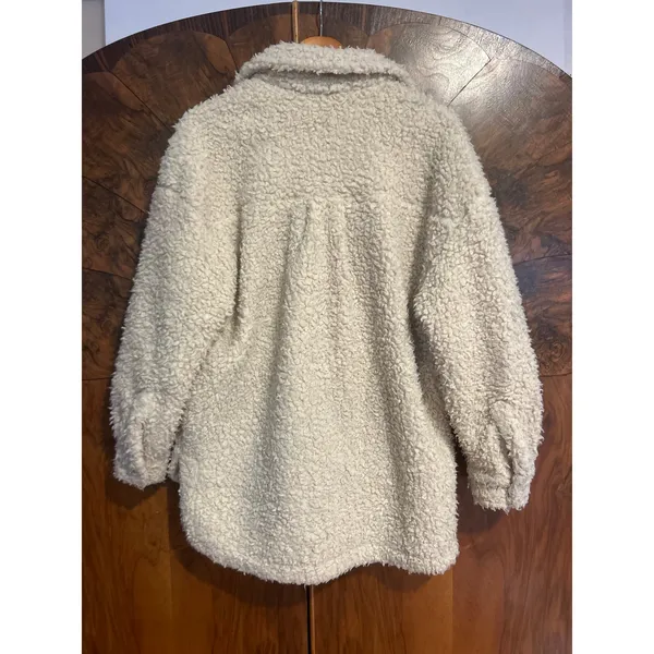 URBAN OUTFITTERS Palmer Sherpa Shacket Jacket COZY COMFY Size Small S FUZZY - Image 6
