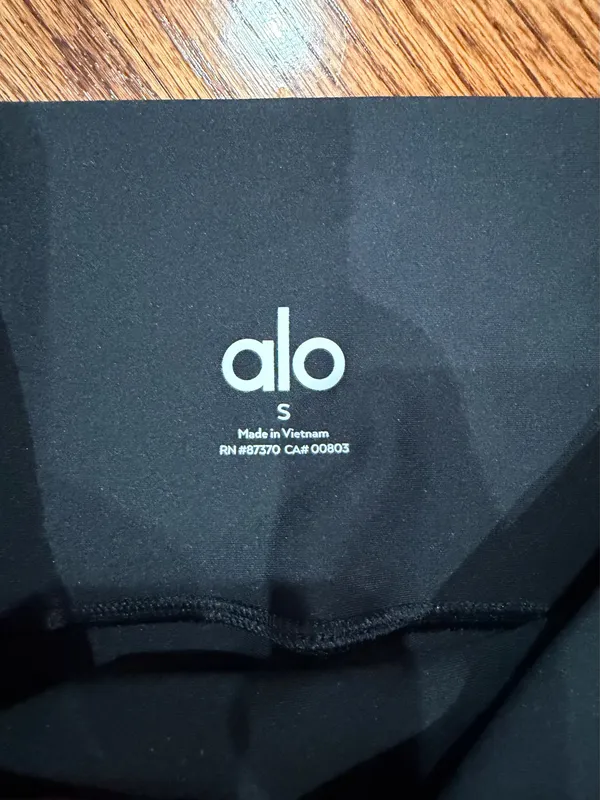 Alo Biker Yoga Shorts - Image 3