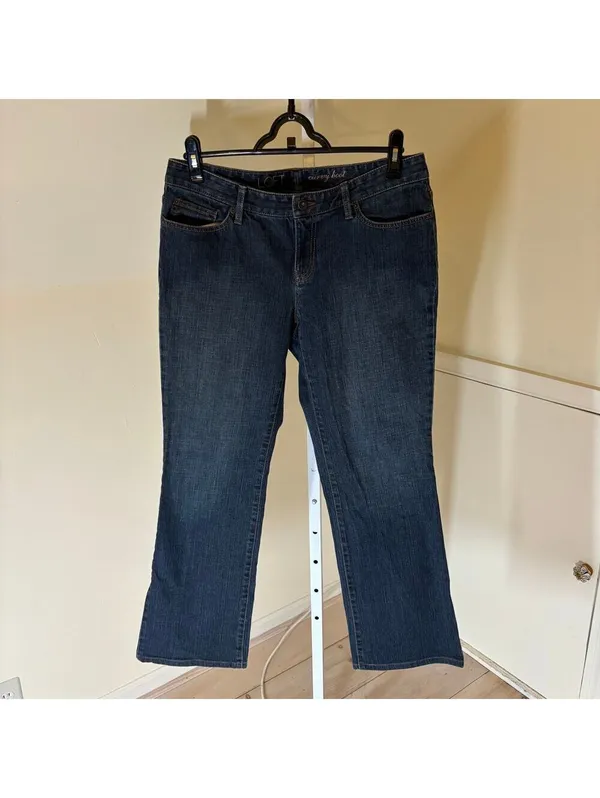 Loft EUC Women's Dark Wash Curvy Boot Cut Jeans Size 8 - Image 2