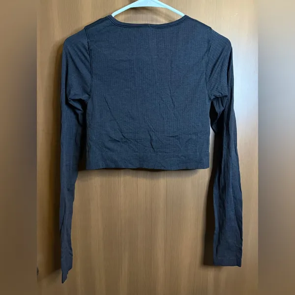 Lululemon Women's Ebb to Street Long-Sleeve Shirt size: 6 - Image 7
