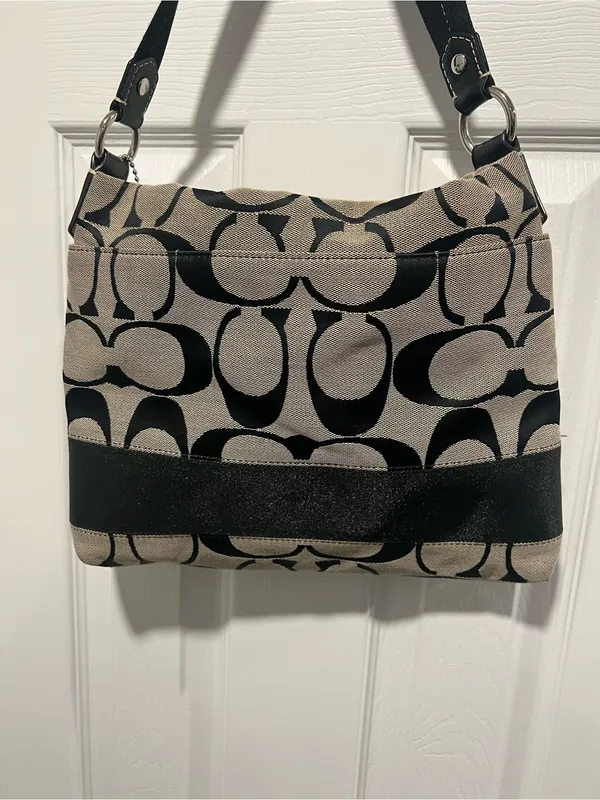 Coach Black and Gray Signature Canvas Shoulder Bag with Adjustable Strap - Image 4