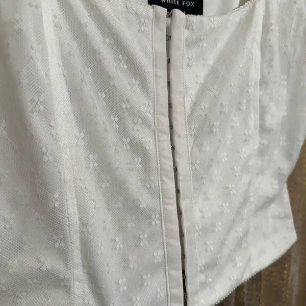White Fox White Hook Eye Closure Corset Style Crop Top XL - Image 3