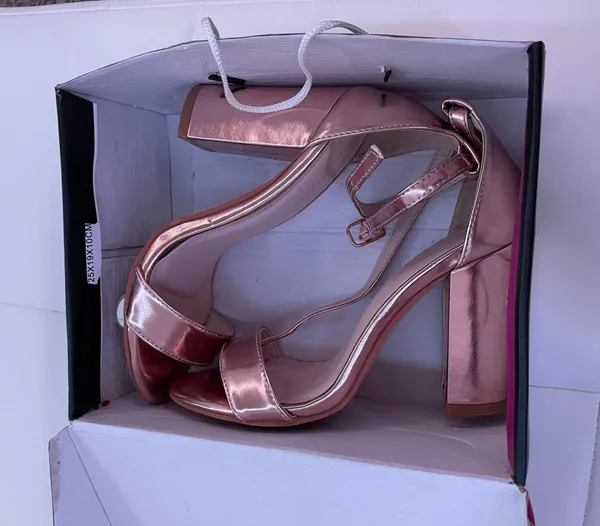 Rose gold women’s 7.5 high heels - Image 2