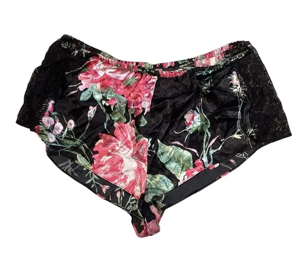 Secret Treasures Women's and Women's Plus Satin Set - Image 6