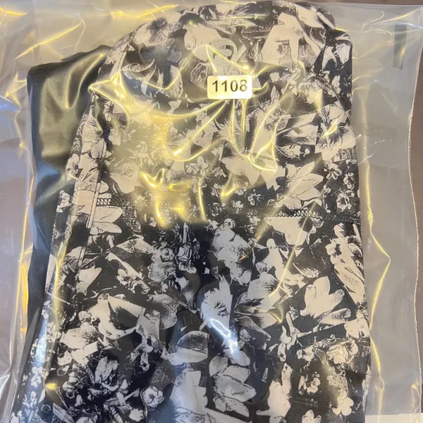 1108 | Lululemon Speed Up Floral Print Running Athletic Shorts Black‎ White 4 - Image 7