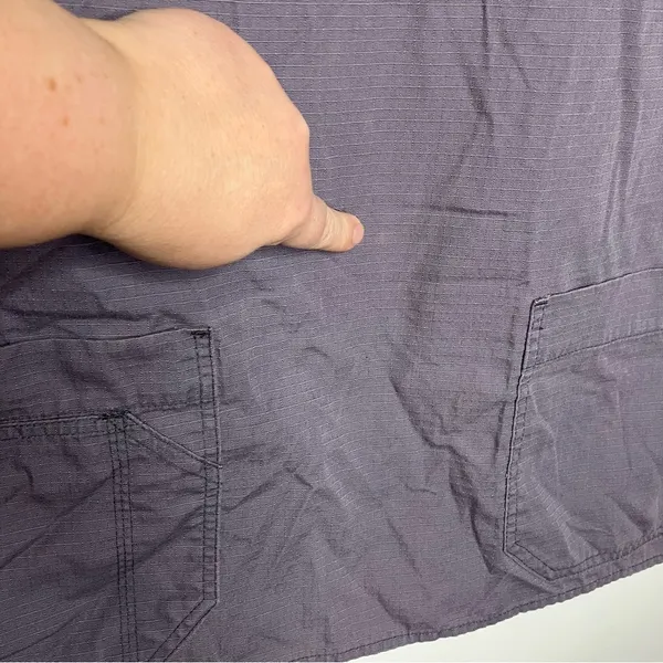 Carhartt gray rip stop‎ scrub top size medium - Image 4