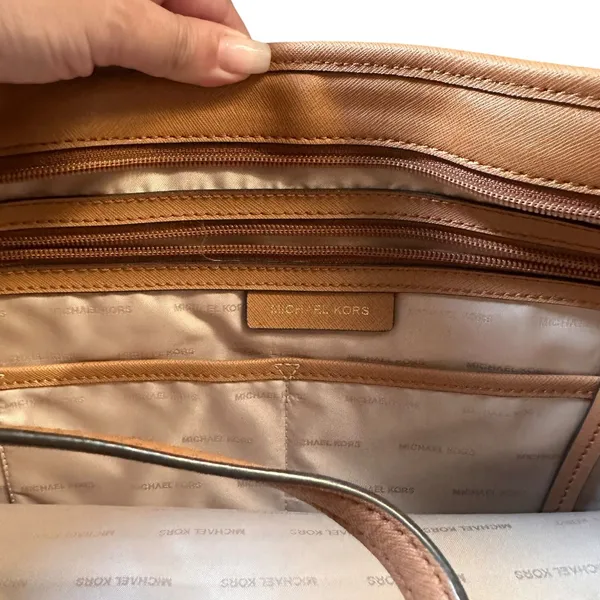 MICHAEL KORS Quinn Shoulder Tote‎ Bag Camel - Image 7