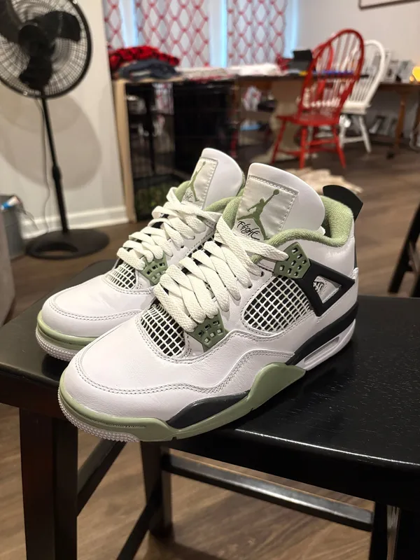 Jordan 4 - Image 2