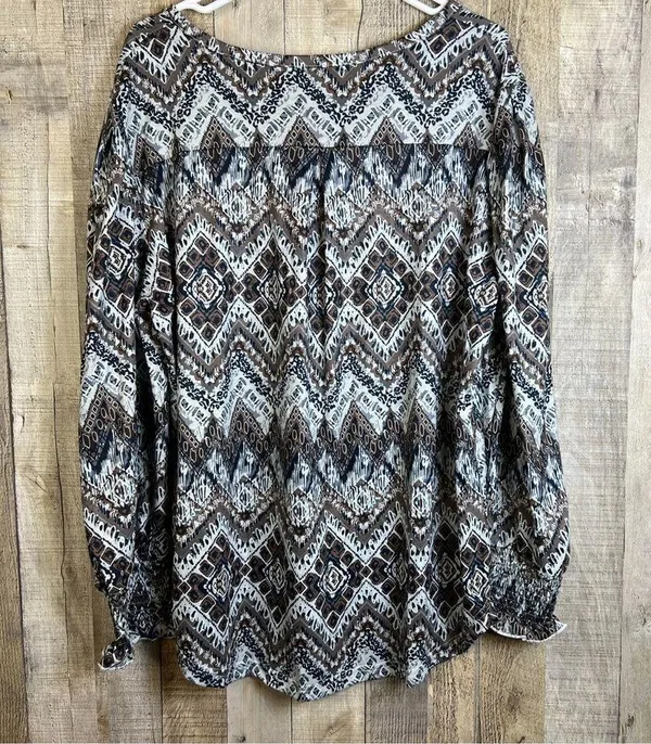 Unbranded Xxl Tribal Print Notched V-Neck Top w/Long Puff Sleeve & Shirr… - Image 2