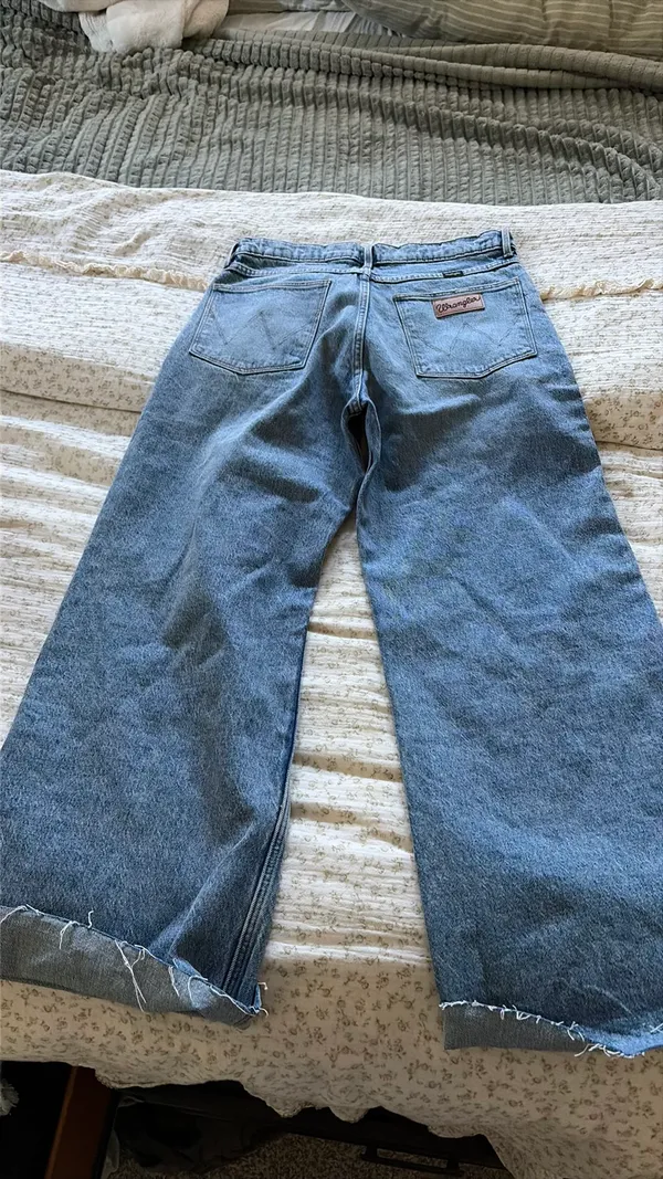Low-Rise Wrangler Jeans - Image 2