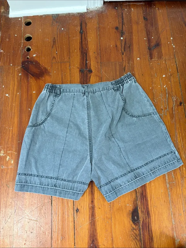 Vintage L.L. Bean Women's Washed Denim Cargo Shorts Gray Gorpcore - Image 6
