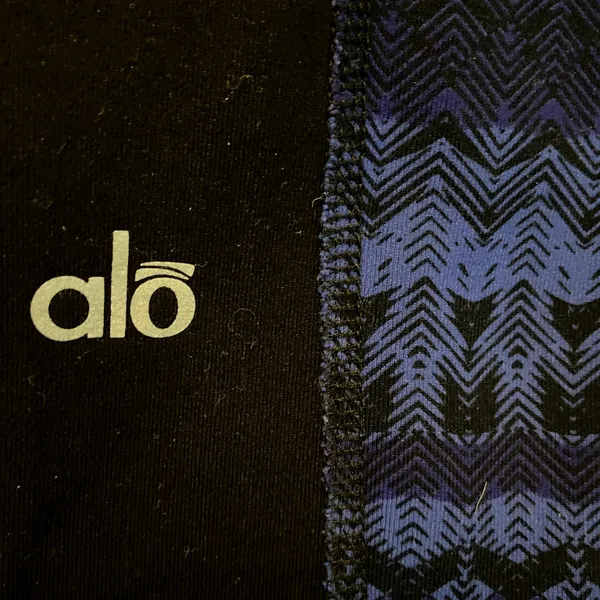 Alo Yoga Illusion 3 Legging High Waisted Patterned 7/8 Arctic Royalty Black 6 S - Image 4
