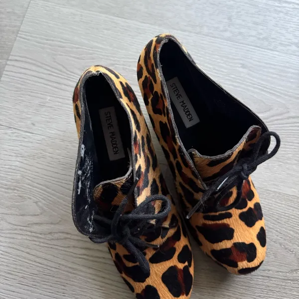 Steve Madden Leopard Print Wedge Heel Lace Up Ankle Boots - Image 5