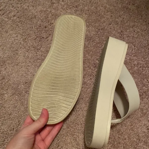 Cushionare Beige/Cream Y2k Platform Flip Flops - Image 4