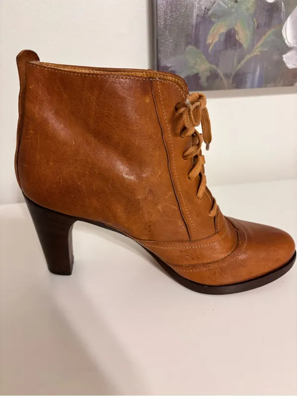 Frye womens 9.5 M Bella Hi Lace Up 77112 Brown Ankle Boots Bootie 4” Heel Italy - Image 5