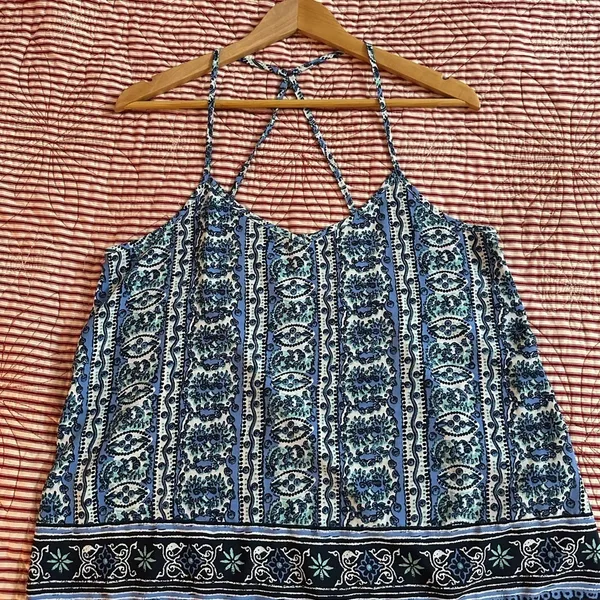 Hollister Blue and White Relaxed Crop Top - Image 4
