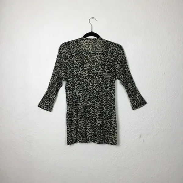 Charlotte Tarantola Anthropologie Women’s Cardigan Size S Animal Print Botton up. - Image 2