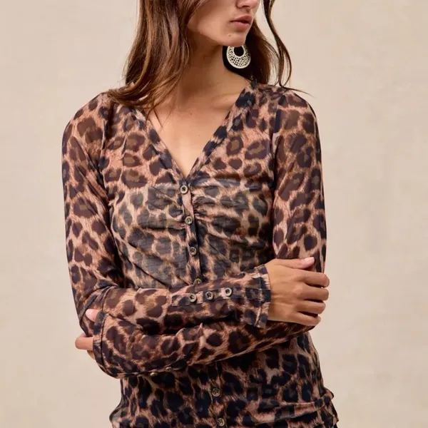 BiBi Leopard Printed Mesh‎ Shirt With Button Up V Neck Size XL - Image 4