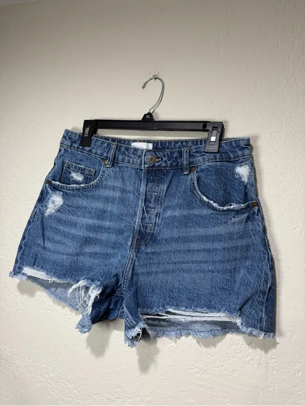 H&M Dark Wash High Waisted Distressed Denim Cut-Off Shorts Size 14 - Image 2