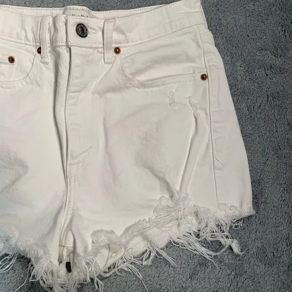 Abercrombie & Fitch the mom short high rise Jean Shorts white - Image 3