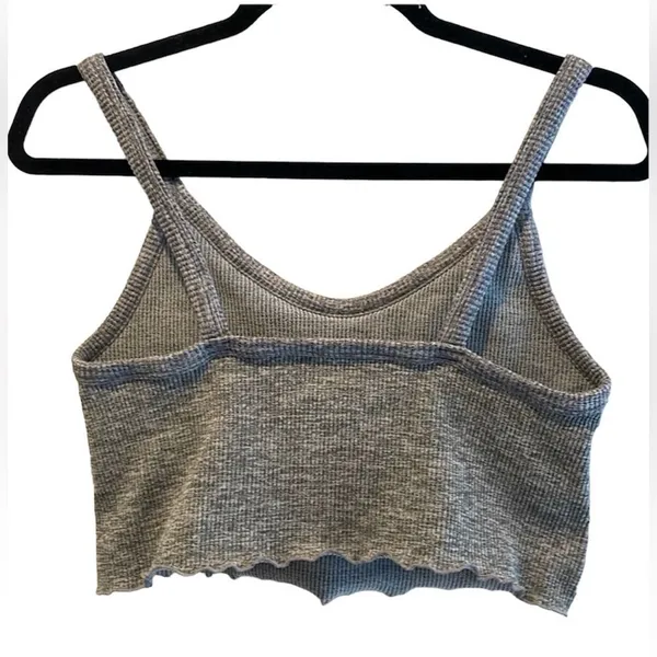 Forever 21 Knit V-Neck Scalloped‎ Crop Top Tank Gray Heather Size Large - Image 2