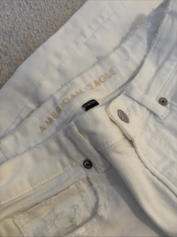 American Eagle Outfitters White Straight Leg Jeans with Distressed Knees - Image 3