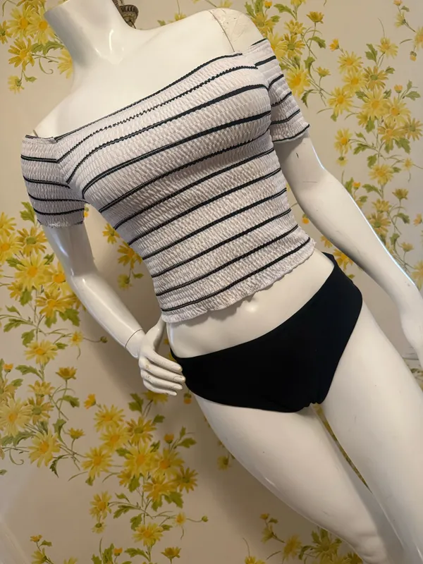 NWOT striped short sleeve off the shoulders Bikini set size M - Image 2