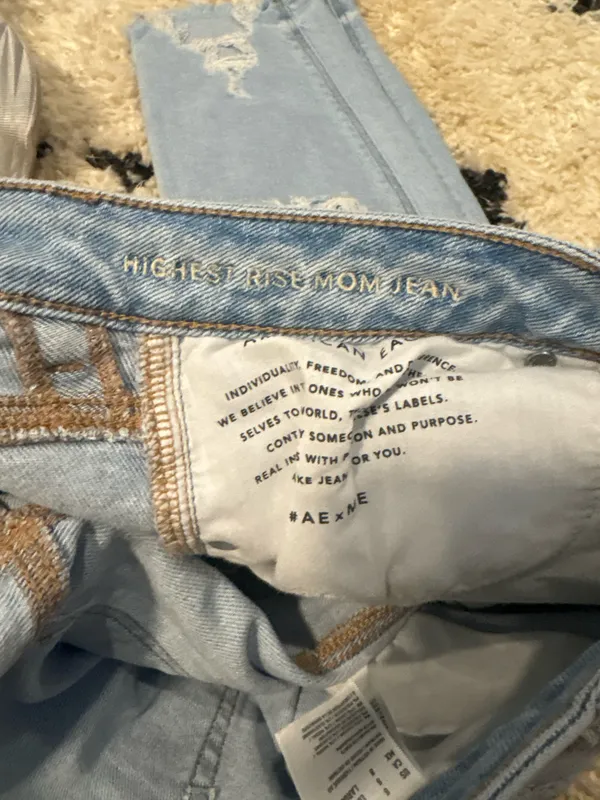 American Eagle Jeans - Image 3