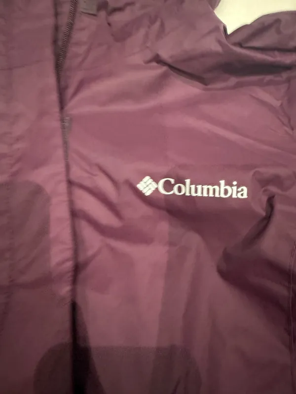 Women Columbia rain jacket small - Image 4