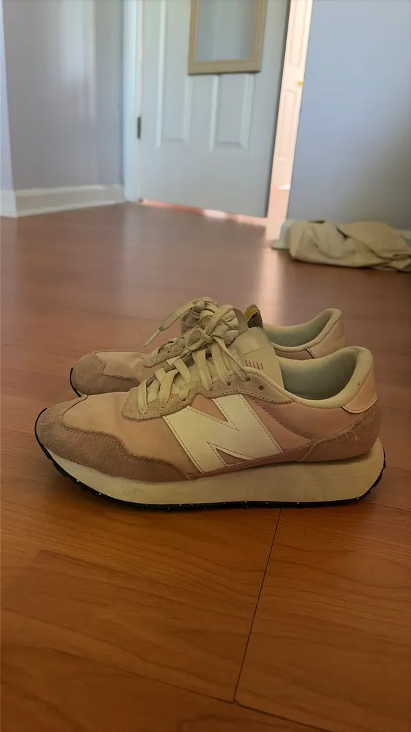 New Balance 237 Women’s Sneakers - Image 2