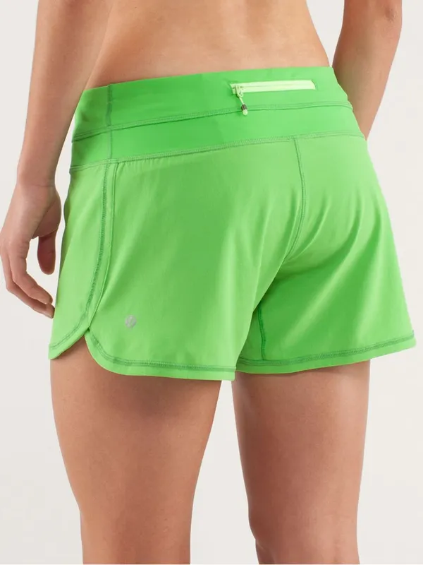 Lululemon Groovy Run Short in Green - Image 2