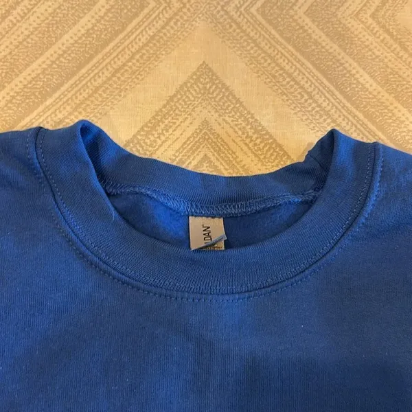 Gildan Women’s Cropped Royal Blue Crewneck Sweatshirt - Size S - Image 3