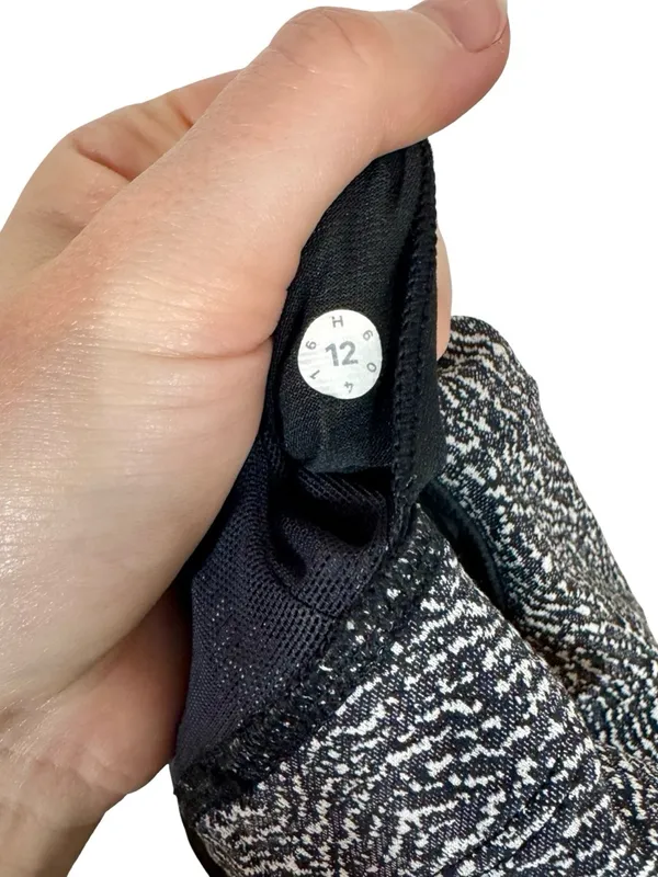 Lululemon Both Ways Bra Power Luxtreme Ripple Jacquard Black White W2AEWS - Image 10