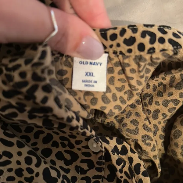 Old Navy Leopard Button Up Top - Image 4