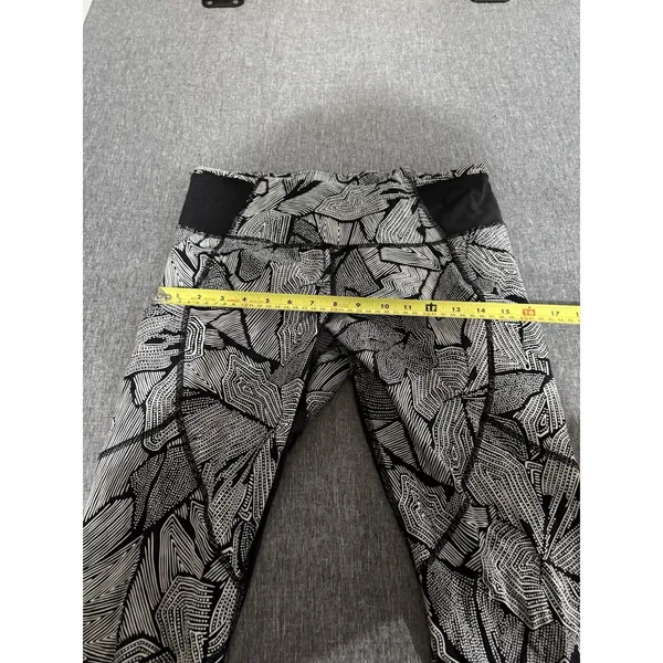Lululemon Pace Rival Crop Leggings in Dottie Tribe Size 10 Running Gym Yoga - Image 6