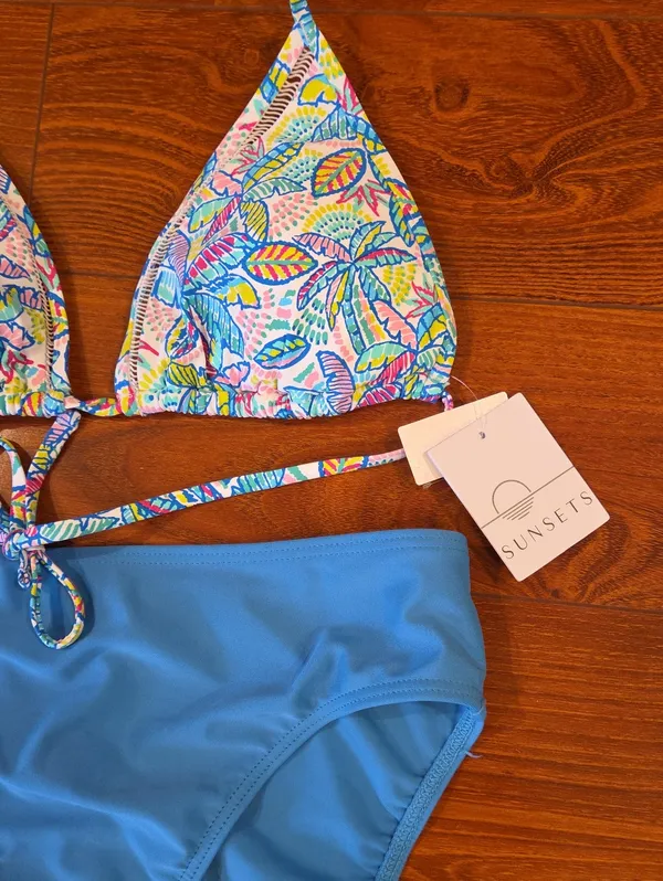 Sunset 2pc Bikini Set: Binkini Top is Size MEDIUM** Bikini Bottom Size LARGE** Blue - Image 3