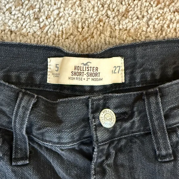 Hollister Jean Shorts - Image 4