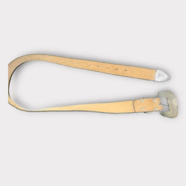 Western Style Tan Cow Hide and Silver Leather Belt with Decorative Buckle - Image 4