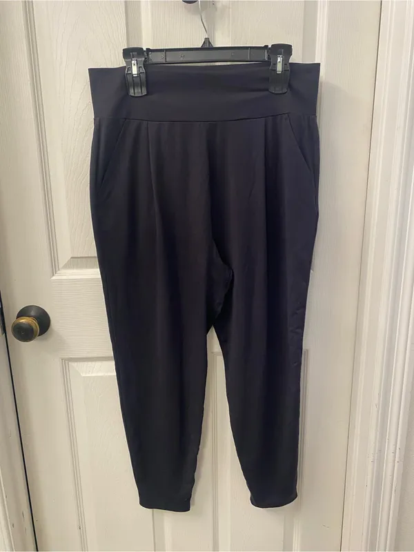 Vuori Dark Grey Ankle-Length Jogger Pants - Image 3