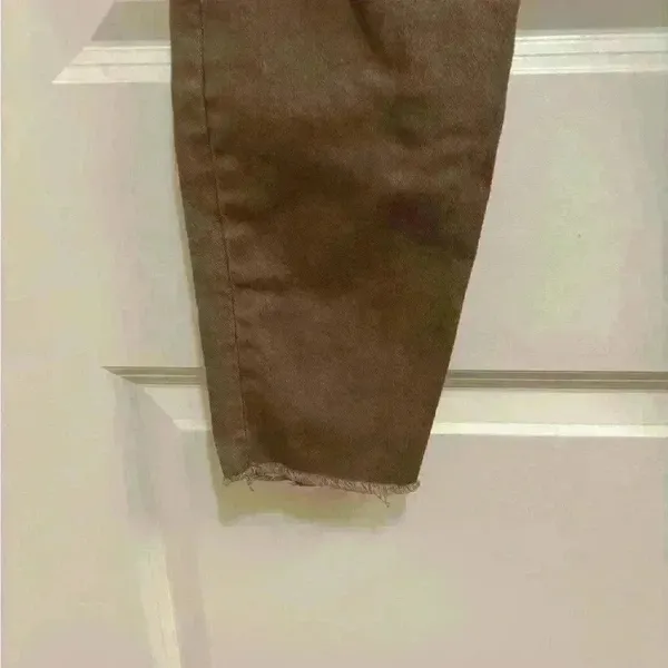Rock & Republic Kashmiere Taupe Distressed Jeans Women’s Size 6M - Image 4
