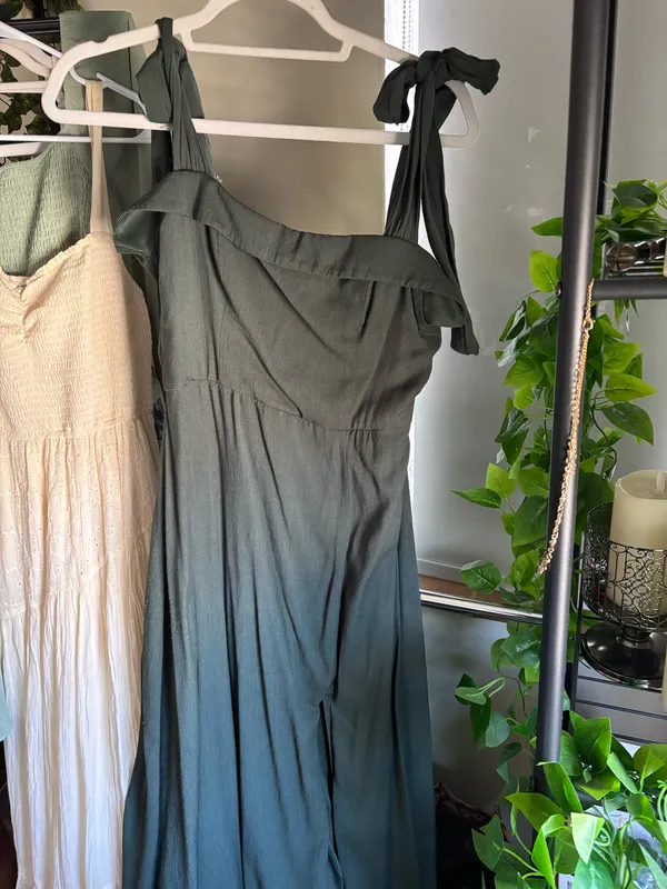 Francesca’s Collections Green Midi Dress - Image 3