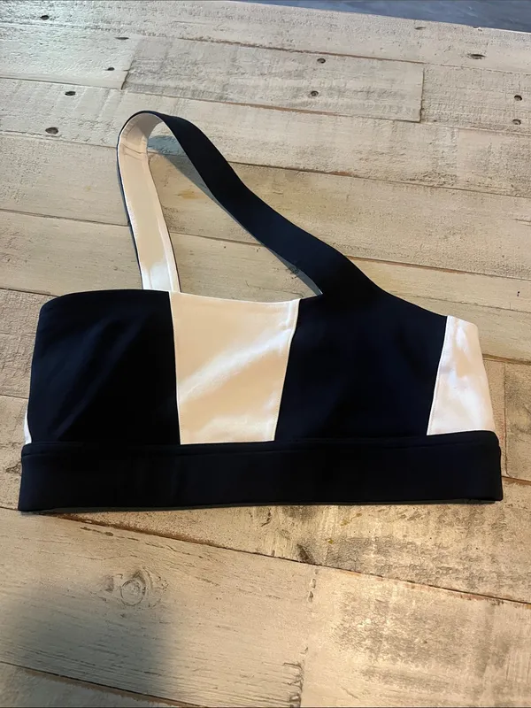 Le Ore One Shoulder Sports Bra Size XS - Image 3