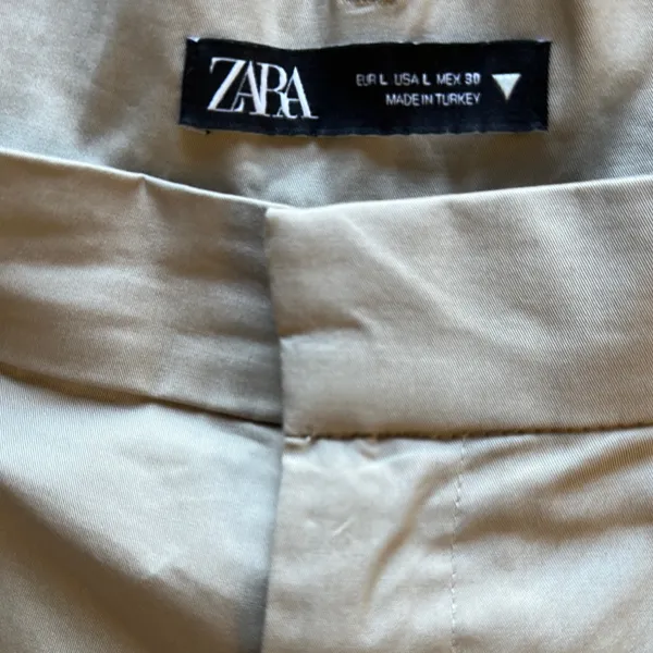Zara Women's High Waist Beige Shorts - Image 2